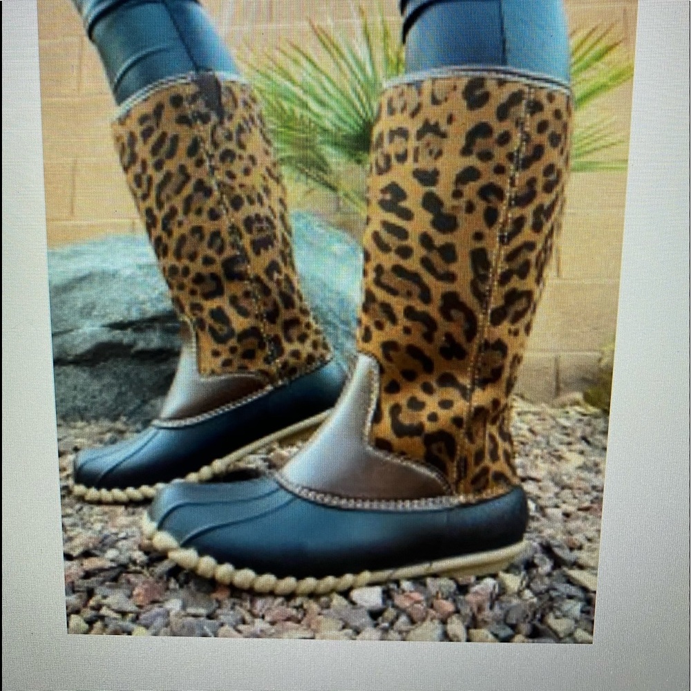 Leopard print Rain boots - Size 8